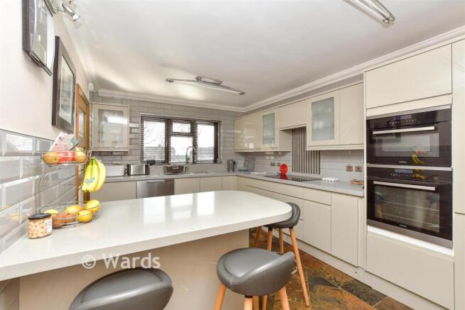Kitchen/ Breakfast Room