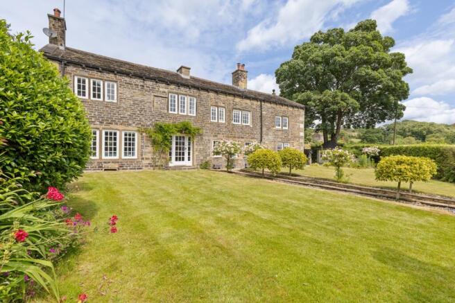 4 bed Detached for sale Image 8