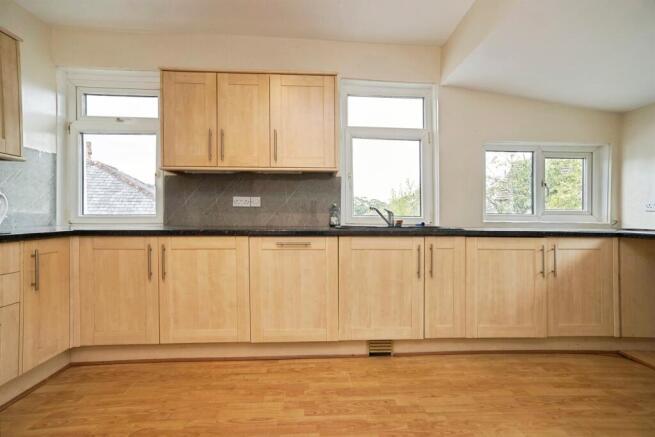 2 bed Semi-Detached for sale Image 6
