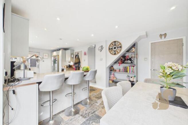 Asquith Drive, Highwoods, CO4 photo 2
