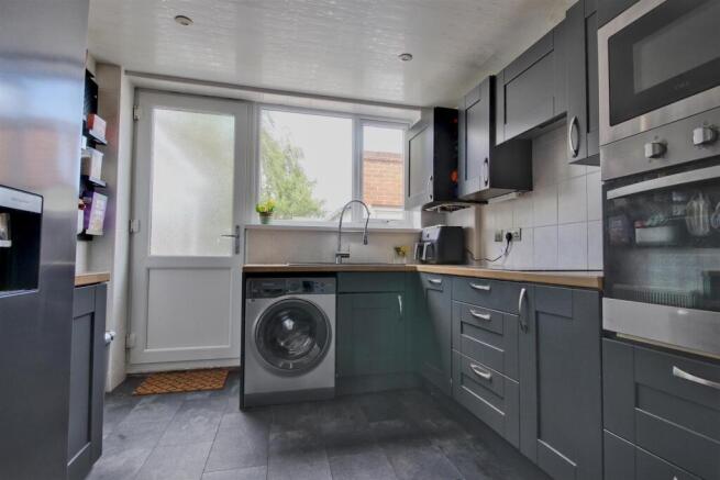 3 bed Semi-Detached for sale Image 4