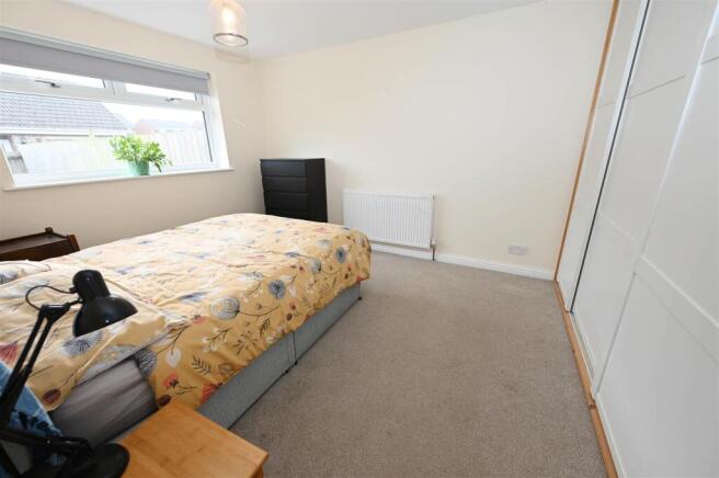 2 bed Semi-Detached Bungalow for sale Image 7