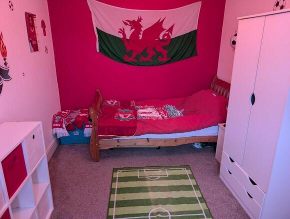 BEDROOM 2