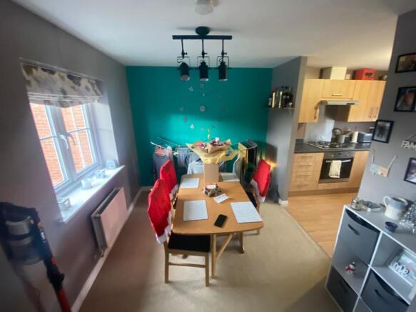Dining T202112141709.jpg