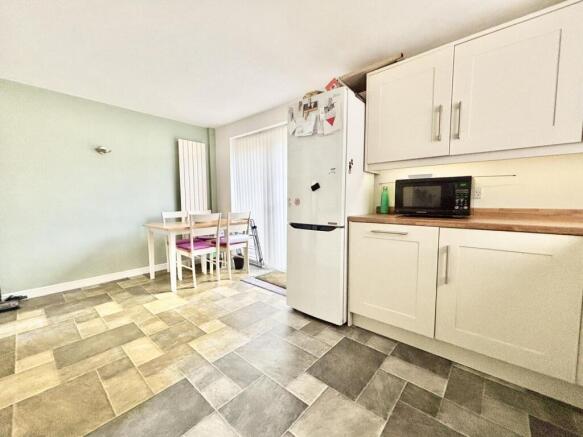 3 bed Semi-Detached for sale Image 7