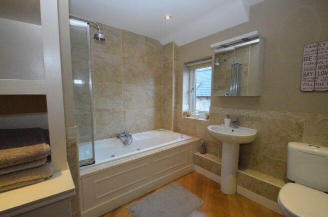 FAMILY BATHROOM