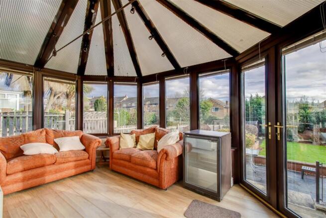 4 bed Detached for sale Image 7