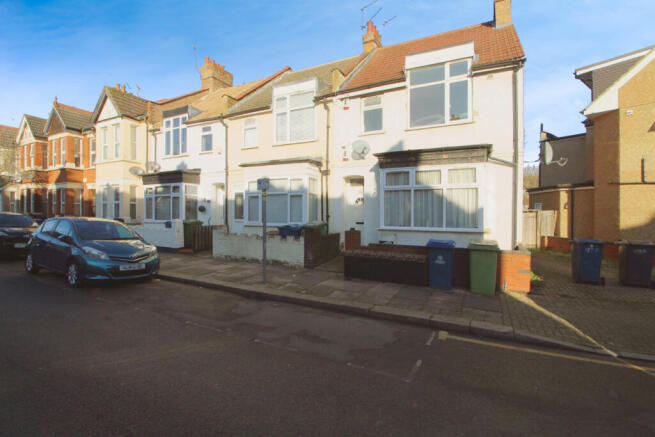 One Double Bedroom First Floor Maisonette To Rent