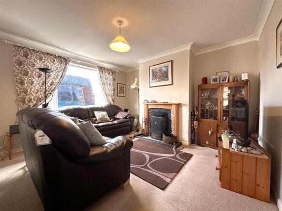 Lounge 832