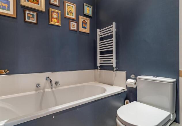 4 bed Town House for sale Image 12