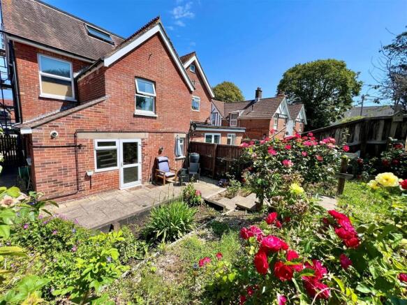 rear garden 5.jpg