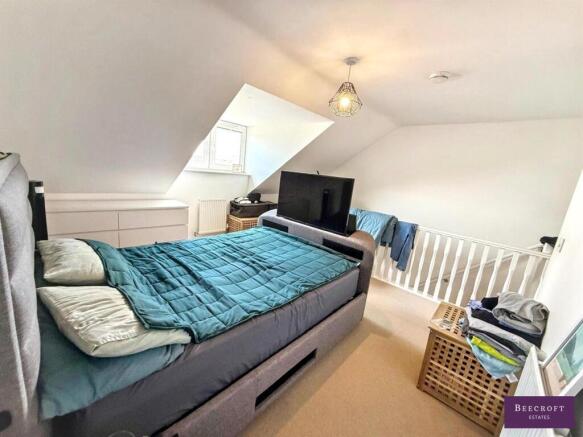 3 bed Town House for sale Image 9