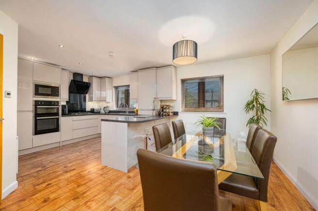 Dining/Kitchen