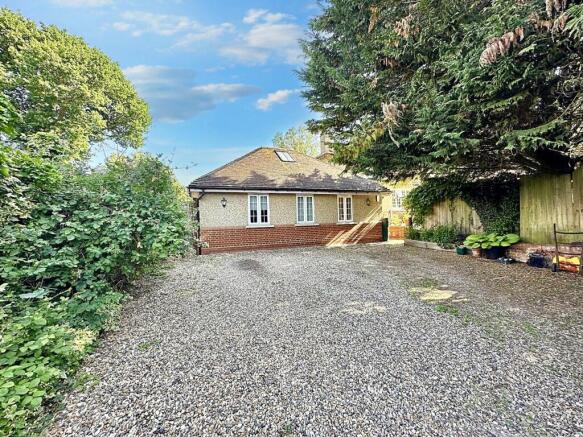 Self-contained Annexe & Parking