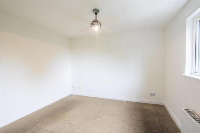 bedroom.one.jpg