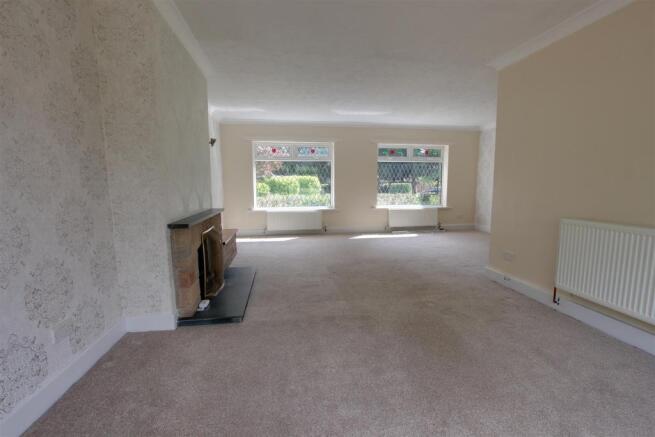 Lounge/Dining Room