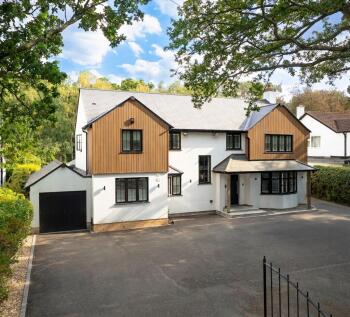 Hookstone Drive, Harrogate, HG2