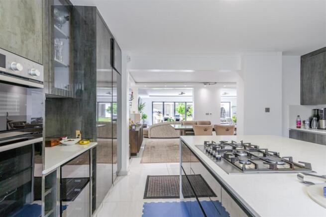 Kitchen 3.jpg