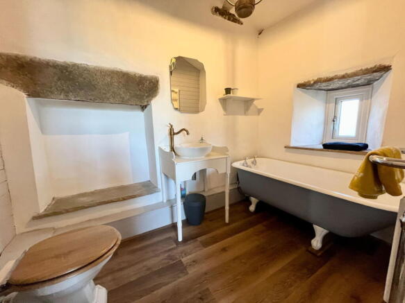 2 bed Cottage for sale Image 12