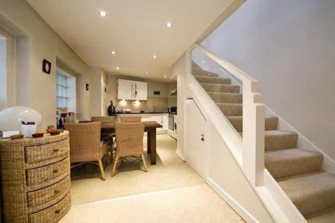 kitchen/dining area