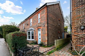 4, Vicarage Road, Lingfield RH7 6EZ