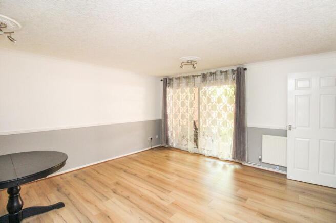Punnetts Court, Salvington Road, Crawley photo 4