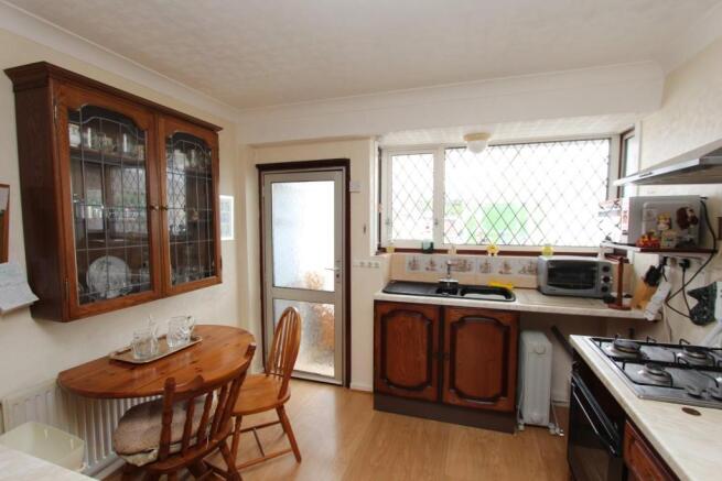 56 The Grove Kitchen 4126.JPG
