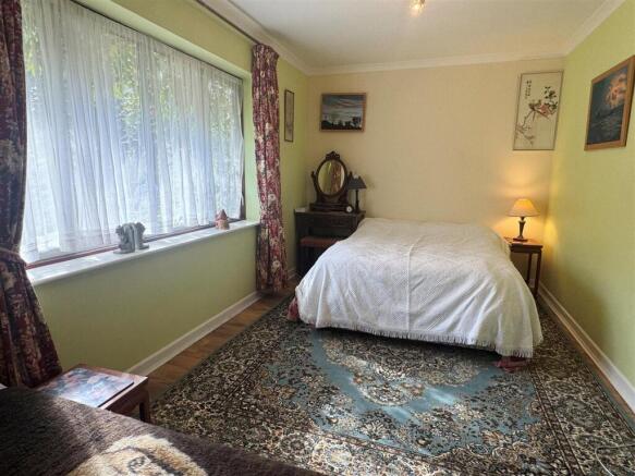 Bed 4.JPG