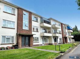 19, 24 28 Stretton Court, Bournemouth Road, Poole BH14 0EX
