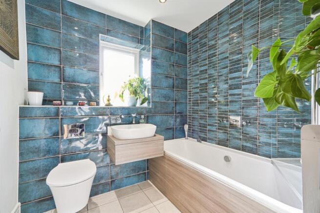 3 bed Semi-Detached for sale Image 9