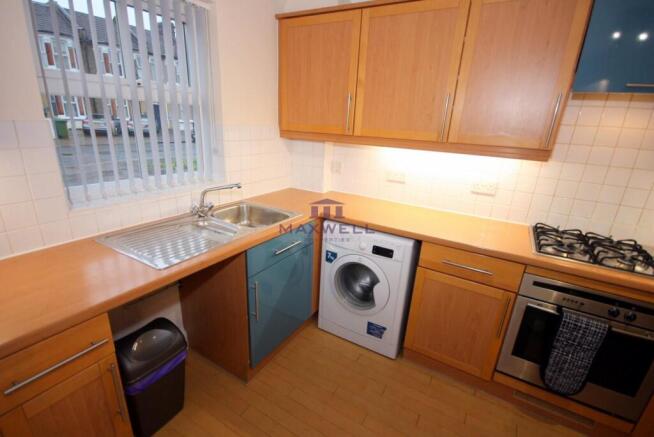 3 bed 2 bath house for rent in Forest Gate E7.