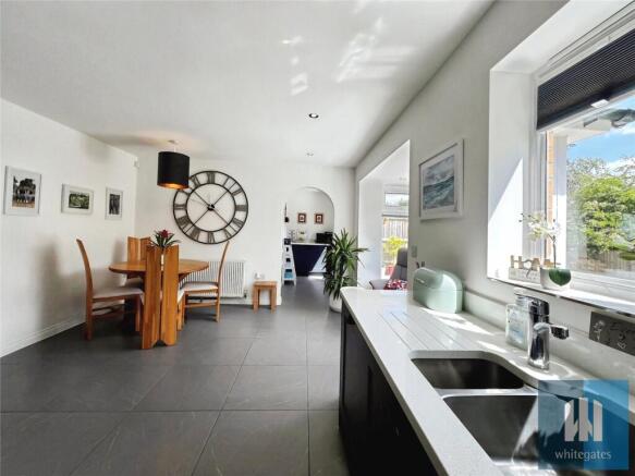 4 bed Detached for sale Image 5