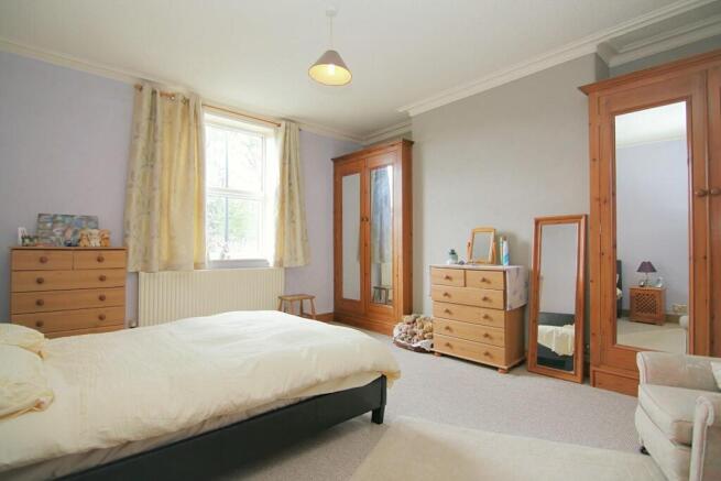 4 bed Terraced for sale Image 9