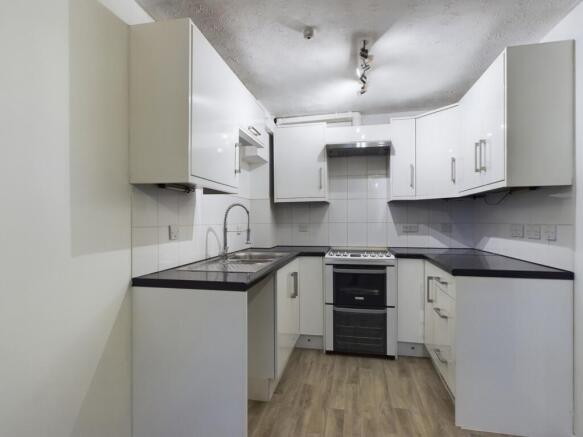 CAM01909G0-PR0061-STILL003