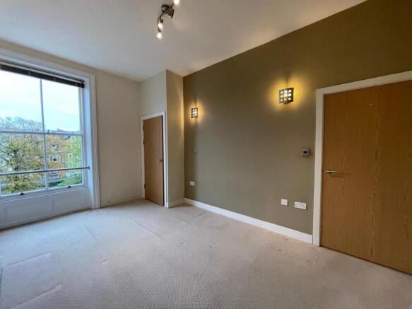 2 bed Apartment for sale Image 5