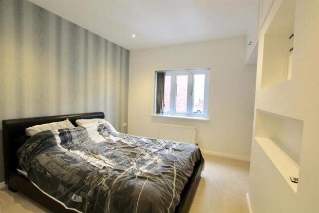 Bed 1.jpg