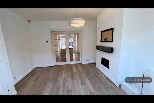 3 bed Terraced to rent Image 4