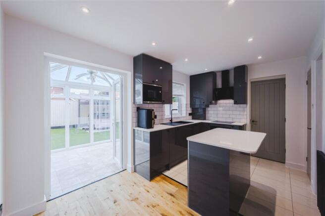 Primrose Close, Haydon Wick, Swindon, SN25 photo 4