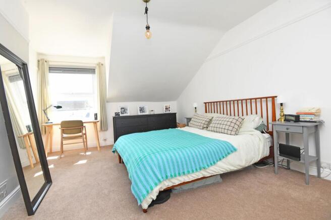 2 bed Flat for sale Image 11