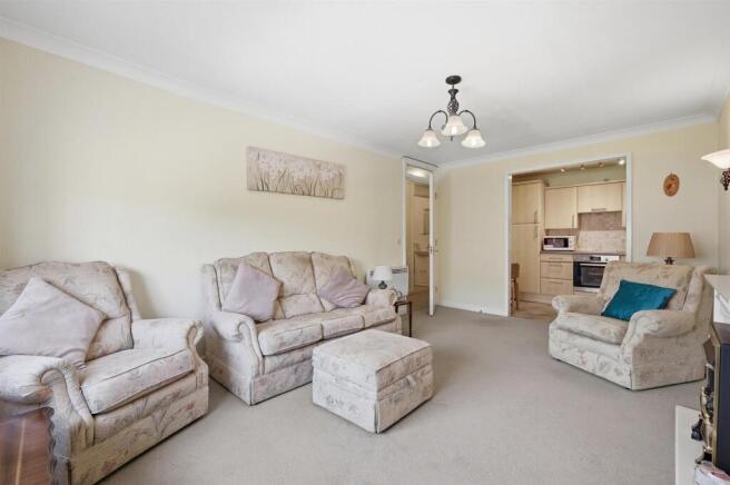 Park Lodge, Queens Park, Billericay, Essex photo 4