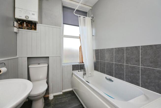 3 bed Terraced for sale Image 4