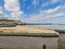 7, Sandside, Whitby YO22 4DN