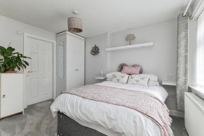 4 bed Semi-Detached for sale Image 12