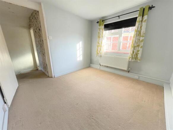 BEDROOM 2