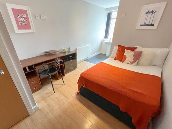 Flat 1, 27-29 Staffo