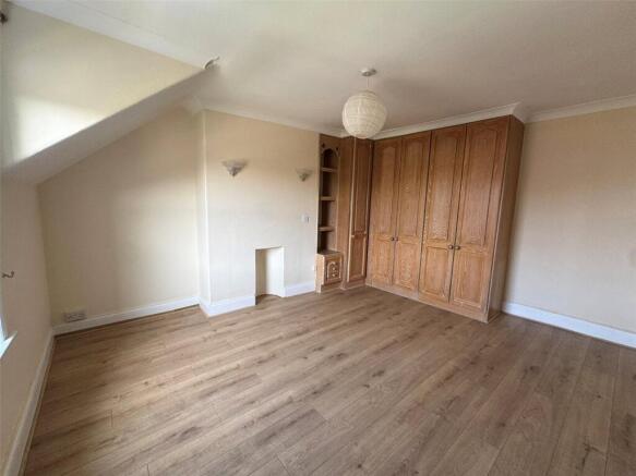 2 bed Apartment to rent Image 5