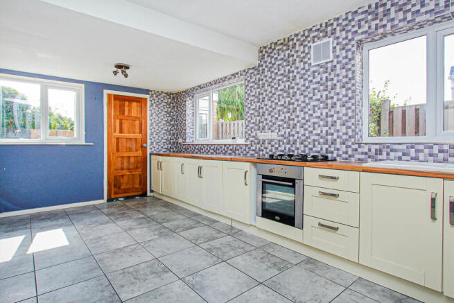 Kitchen/Breakfast...