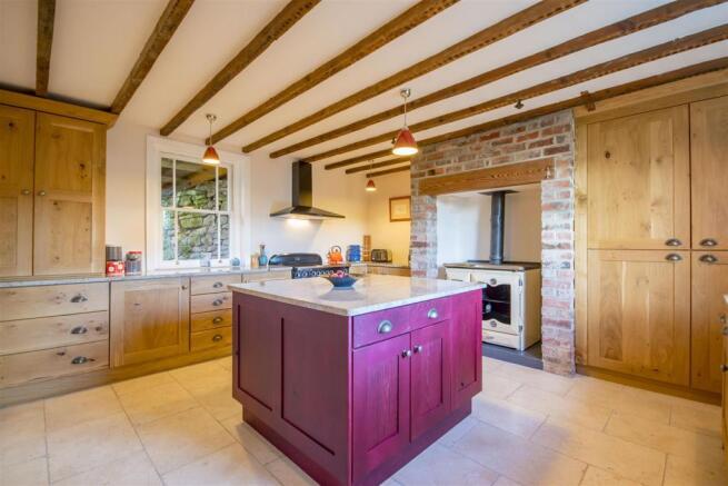 3071 KITCHEN.jpeg