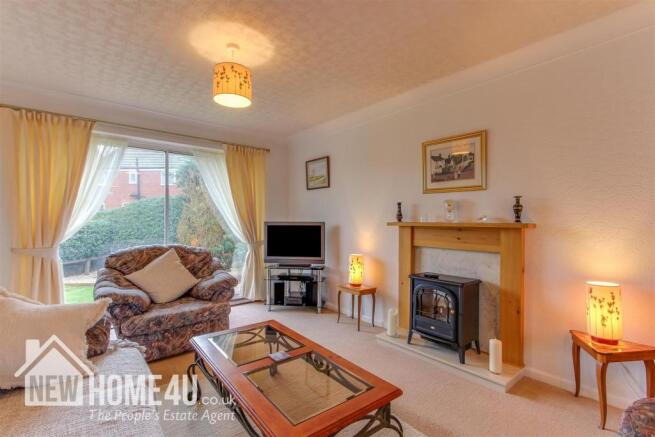 LOUNGE: