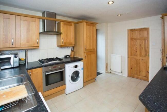 KITCHEN/BREAKFAST ROOM